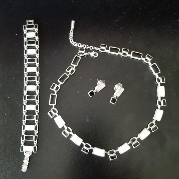 Napier Jewelry - Vintage 1980s Napier Mother of Pearl & black enamel choker earrings bracelet set